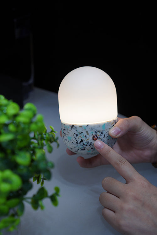 CAPSULE - recycled plastic type - table lamp
