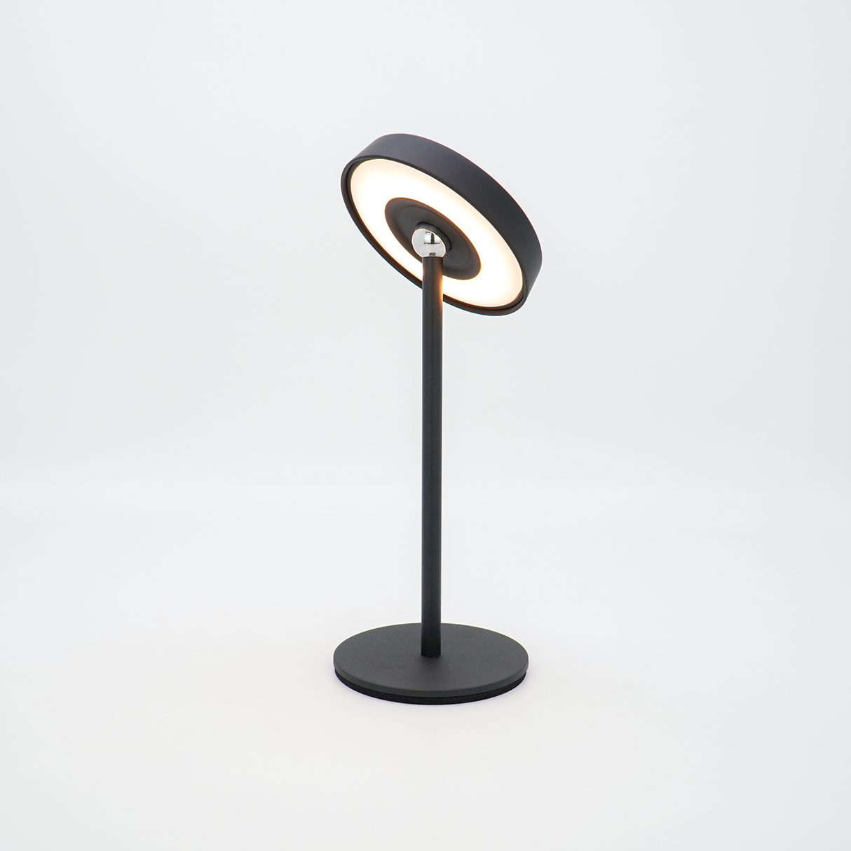 Saucer_ Stackable Magnetic Charging Desk Lamp Regular